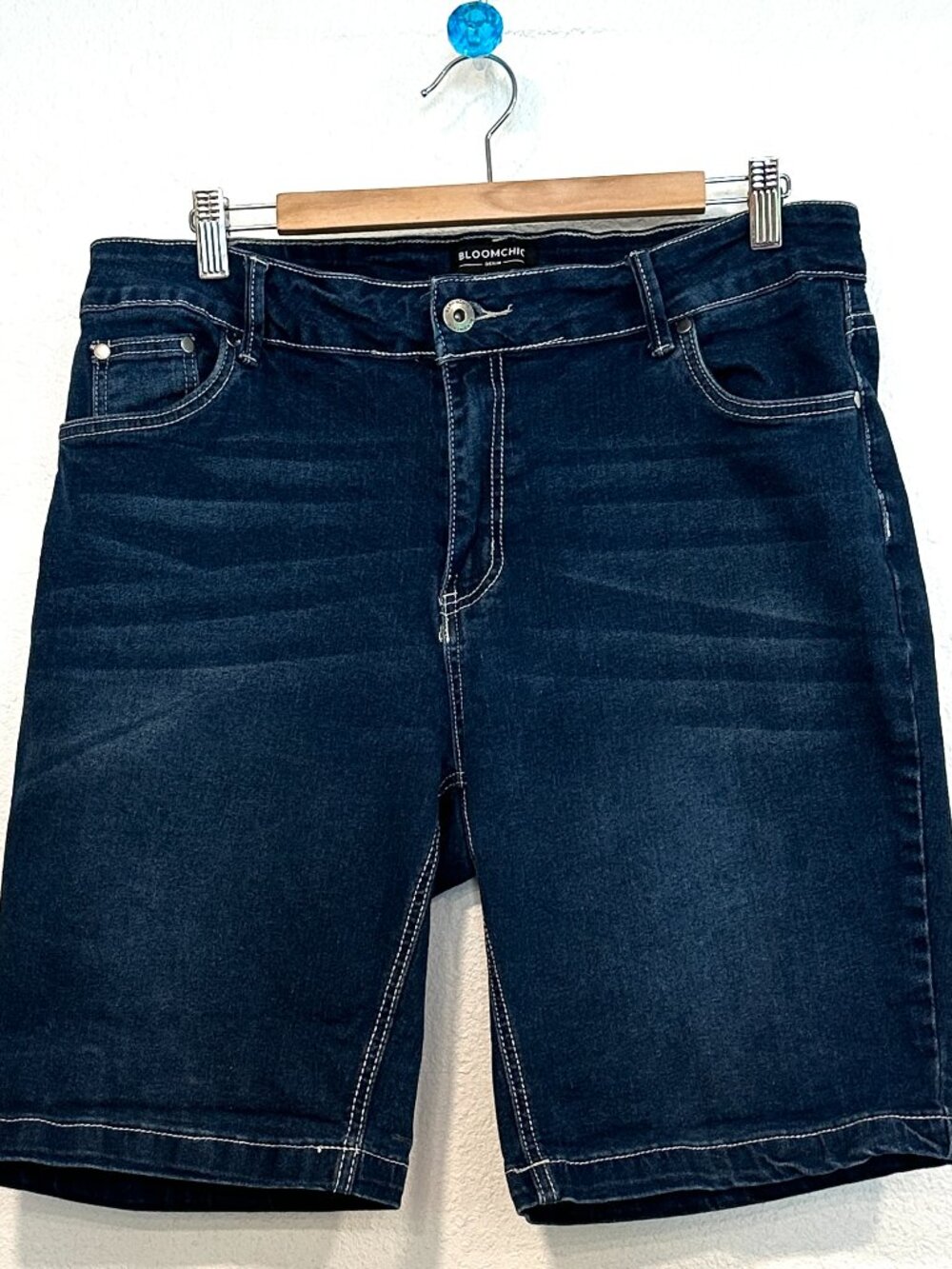 BloomChic Bermuda Jean Shorts Indigo Stretch Denim 10 Inch Inseam Womens Size 16